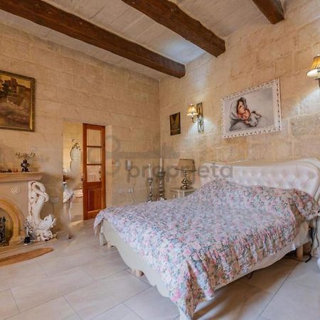 Vintage Farmhouse Qormi Luaran gambar