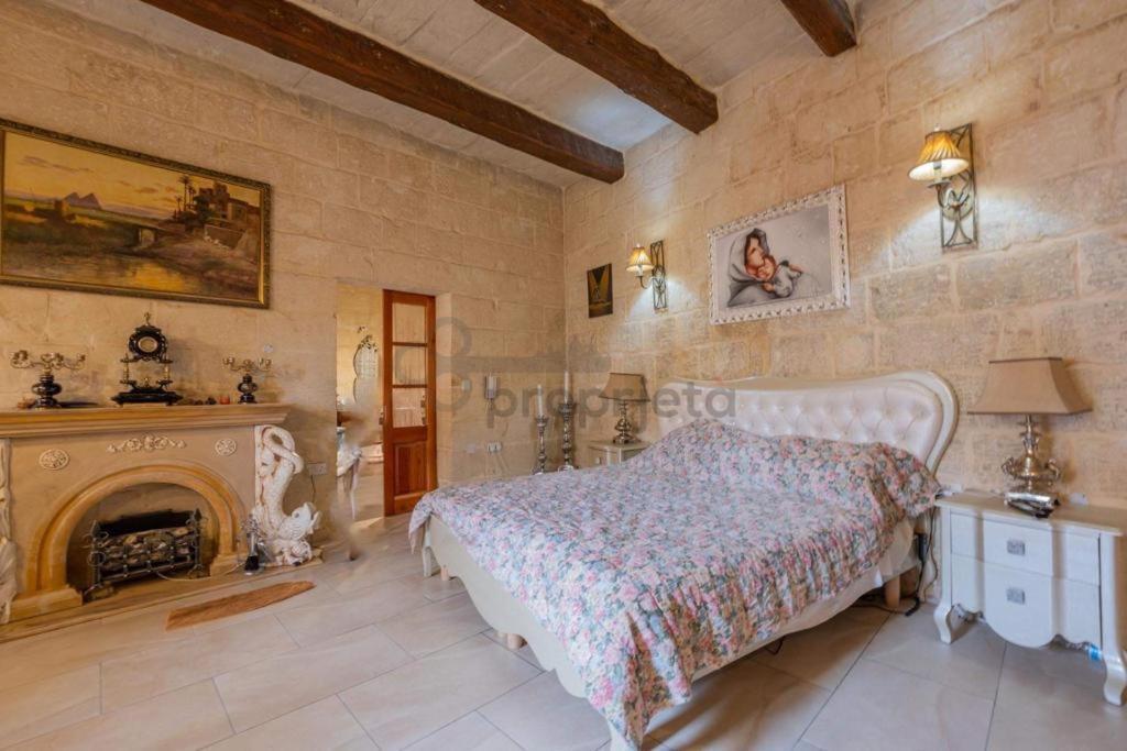Vintage Farmhouse Qormi Luaran gambar