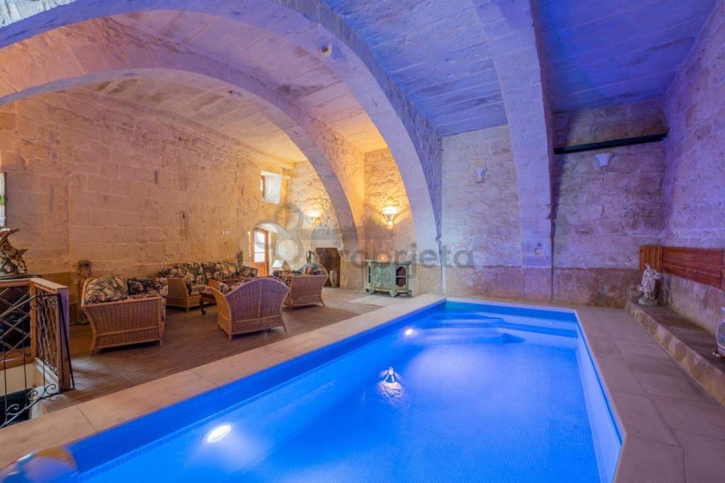 Vintage Farmhouse Qormi Luaran gambar